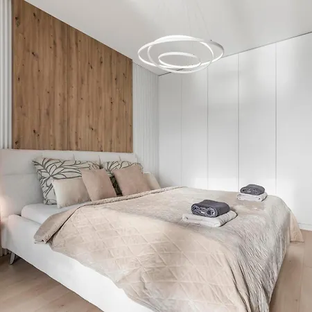 Luxury Eurovea Tower - Danube & Castle * 브라티슬라바