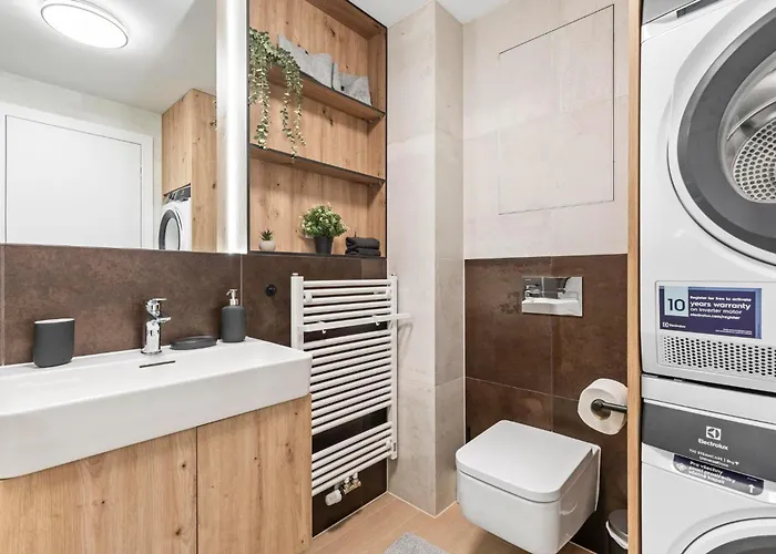 Luxury Eurovea Tower - Danube & Castle 브라티슬라바