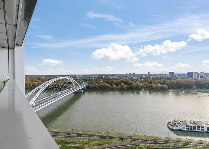 Luxury Eurovea Tower - Danube & Castle