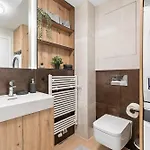Luxury Eurovea Tower - Danube & Castle ブラチスラヴァ